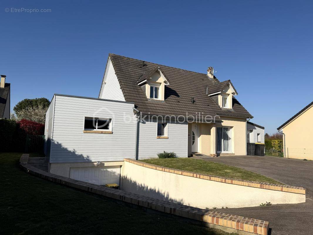 Maison à SAINT-PIERRE-DES-FLEURS