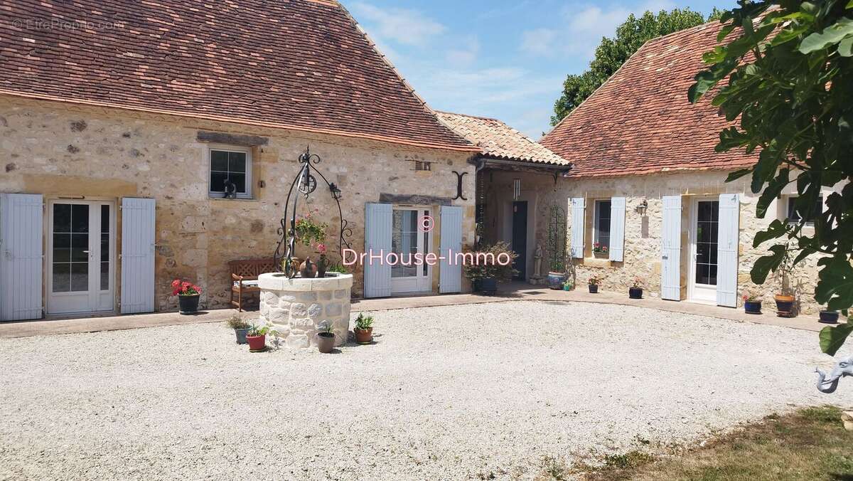 Maison 170 m² à Cours-De-Pile  - photo 26