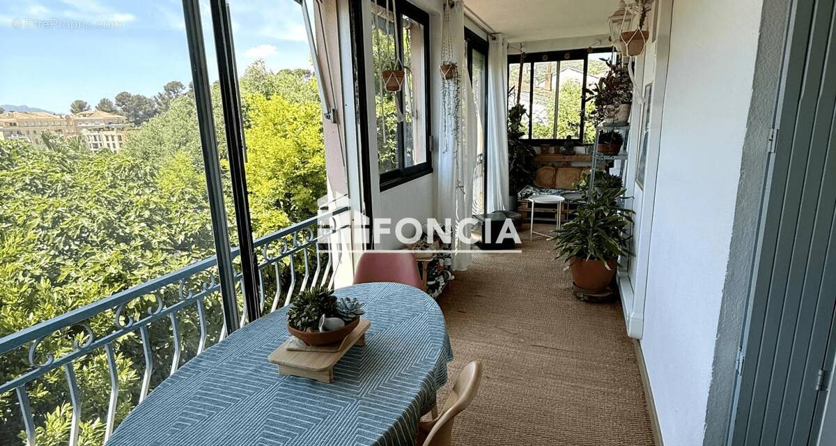 Appartement à HYERES
