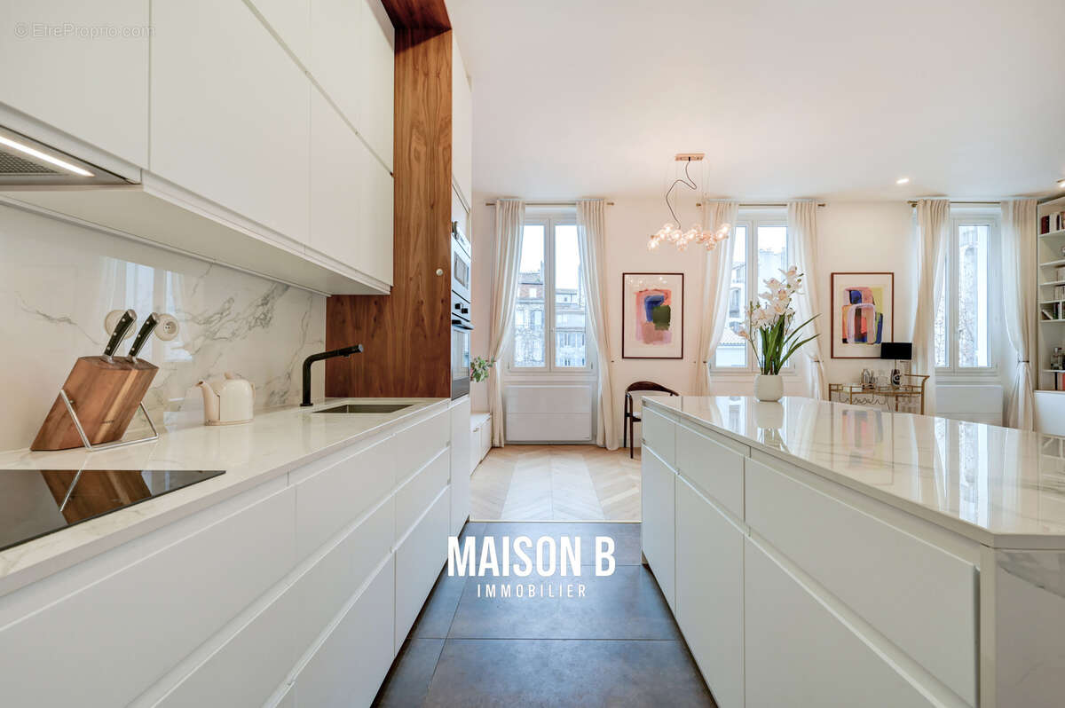 Appartement à MARSEILLE-6E