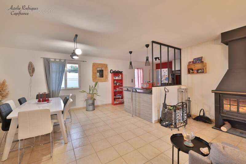 Maison à vendre 5 pièces BOZ (01) - photo 5