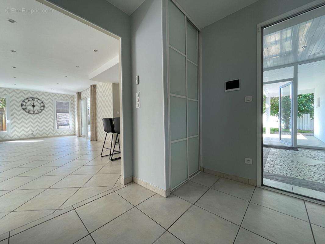 Maison Pessac 7 pièce(s) 5 CHAMBRES + BUREAU 194 m2 - photo 6