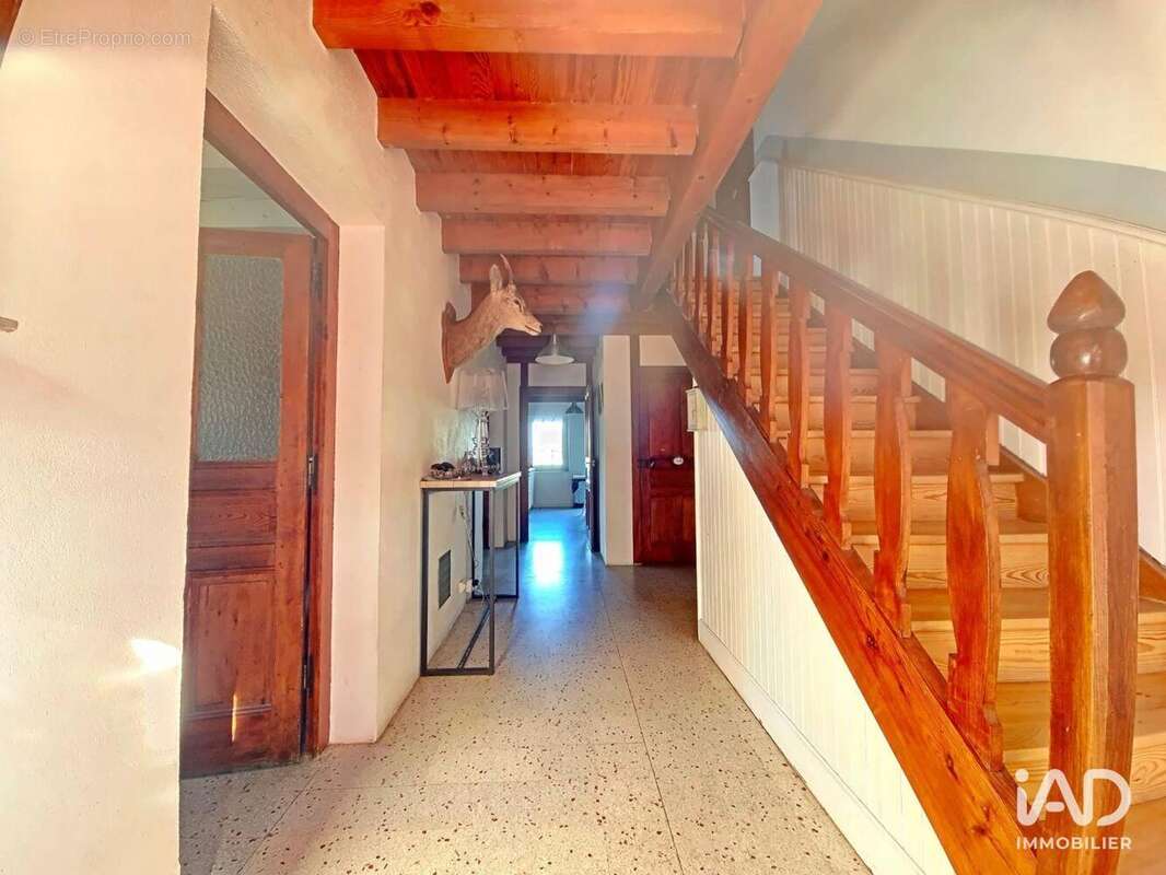 Maison 235 m² à Saint-Romain-Lachalm  - photo 5