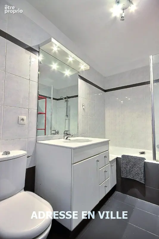 Duplex de 166 m2 offrant 5 chambres et deux balcons-terrasses - photo 16