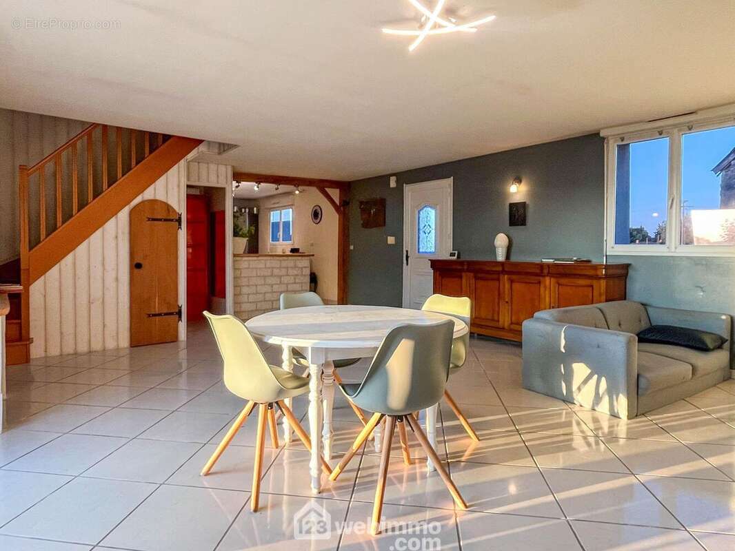 ...ouvert sur... - Maison à BAUNE