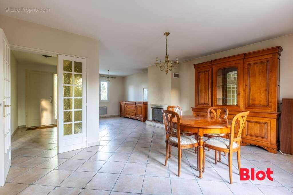 Maison à SAINT-ERBLON