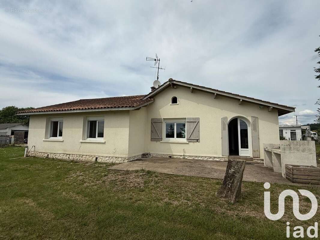 Photo 2 - Maison à MONTCARET