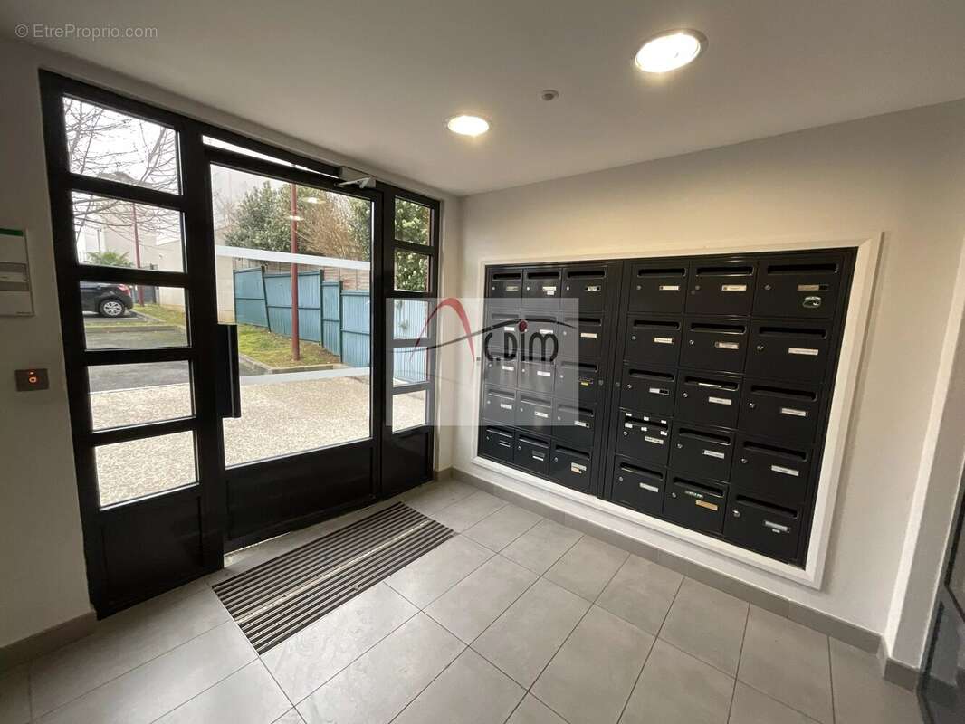 Appartement à VERT-SAINT-DENIS