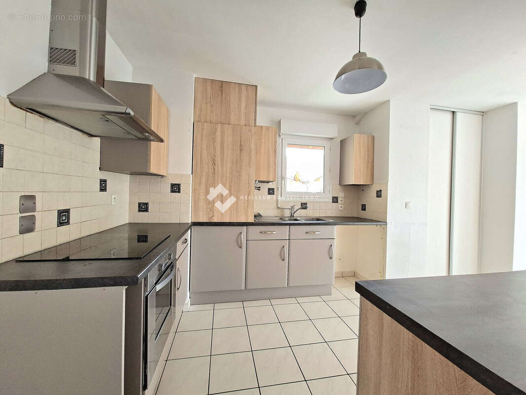 Appartement 67 m² à La Roche-Sur-Foron  - photo 2
