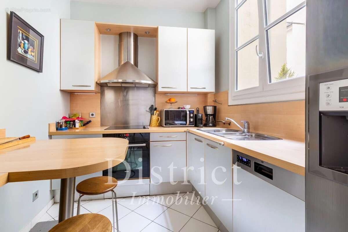 Appartement à PARIS-17E