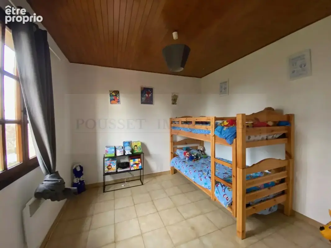 Propriété comprenant deux maisons d’habitation et une grange sur un terrain de de 6 ha environ. Situation dominante avec vue. - photo 10