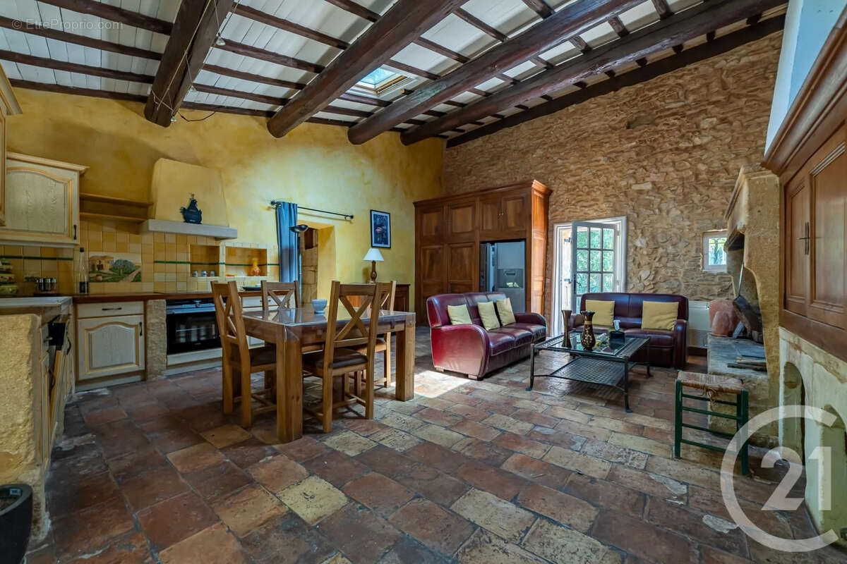 Maison 183 m² à Poulx  - photo 5