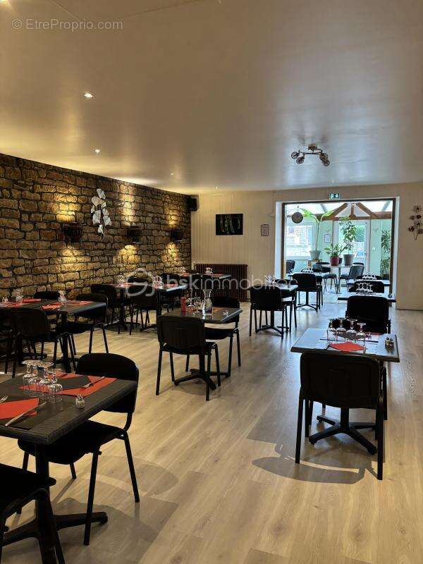 Commerce à VAL-DE-MEUSE