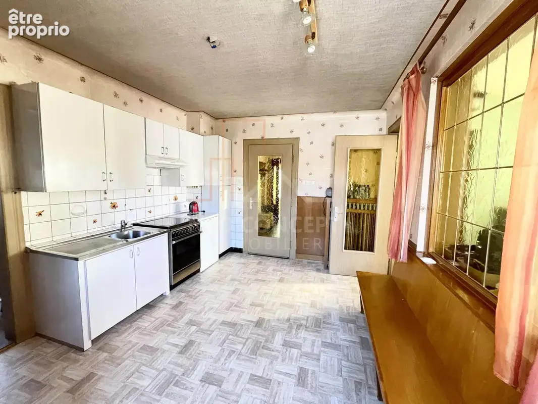 Maison de type 7 pièces avec 5 chambres de 168,78 m² habitables à HAGUENAU. - photo 4