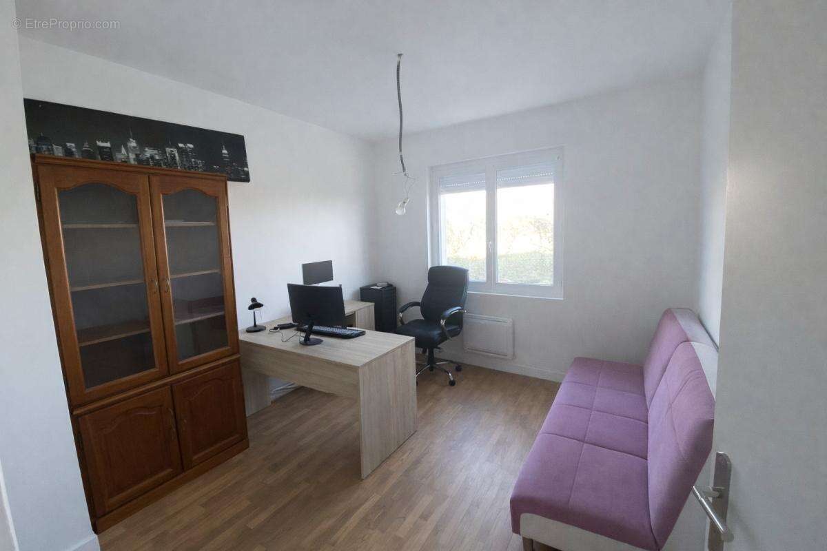 Maison lumineuse avec sous-sol - photo 3