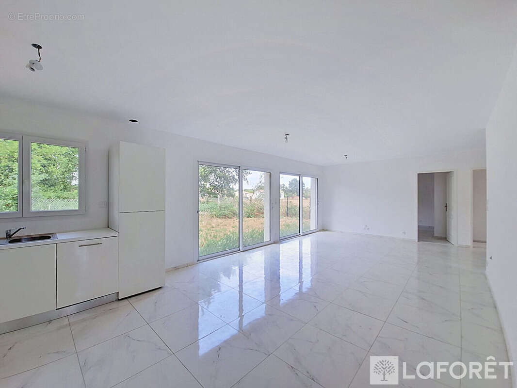 Maison neuve  à finir à 7 km de Saint-André-de-Cubzac- 3 chambres + garage - photo 6