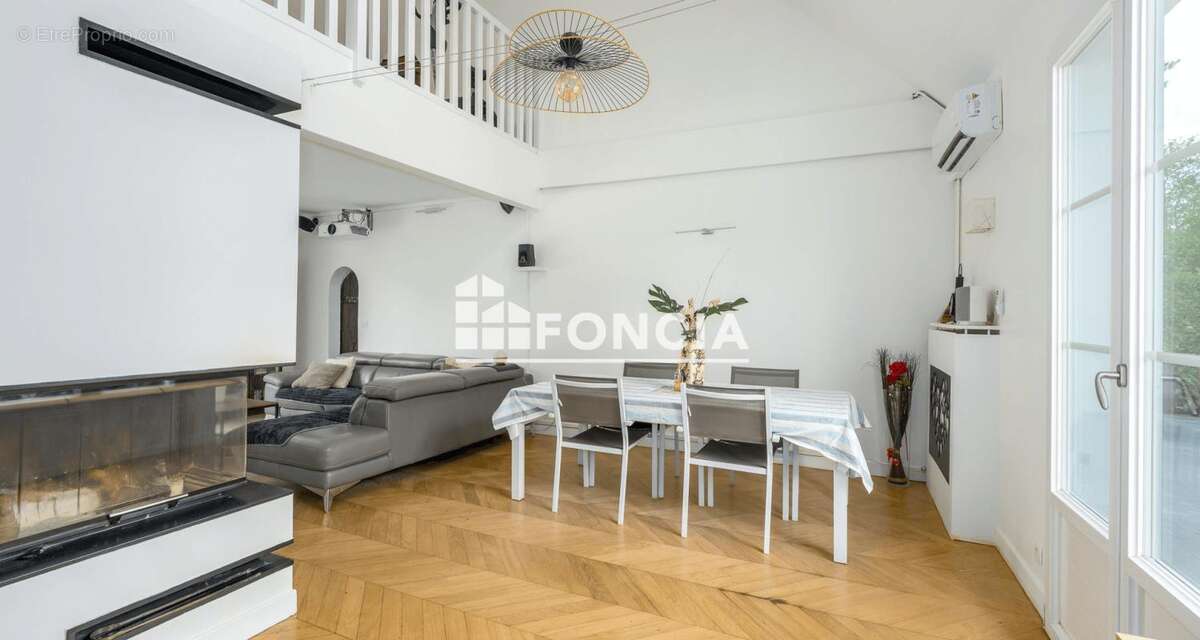Maison familiale avec piscine et espace indépendant - photo 7