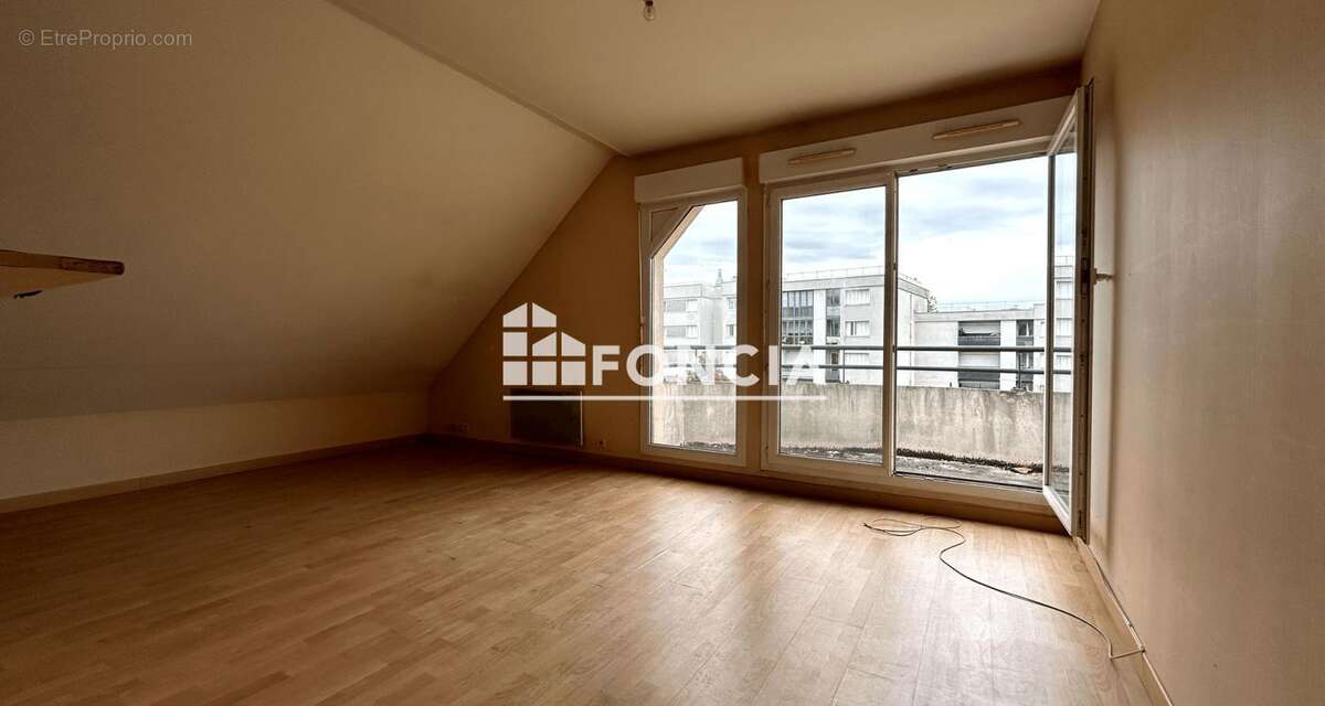 Appartement à CORBEIL-ESSONNES