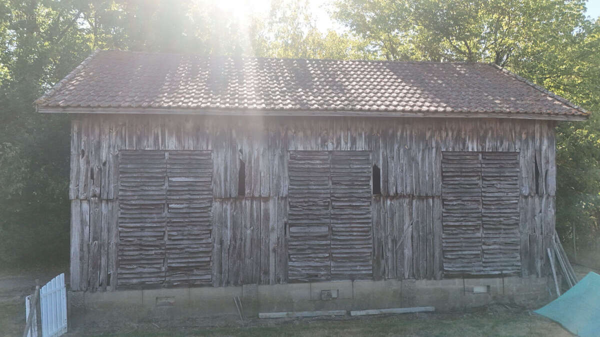 Maison avec plusieurs dépendances - photo 3