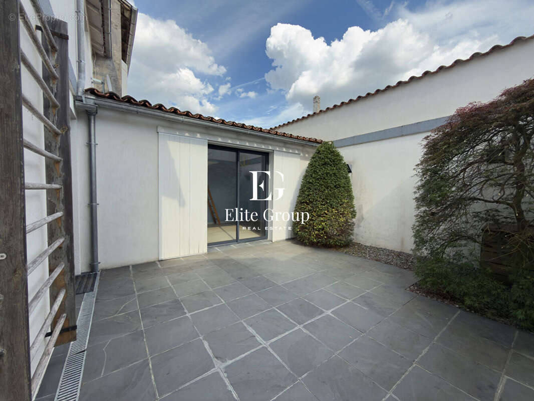 À vendre charmante maison de ville  à cognac -  5 pièces - photo 18