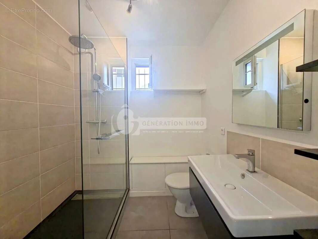 Arles - Duplex lumineux avec garage en résidence sécurisée - photo 12