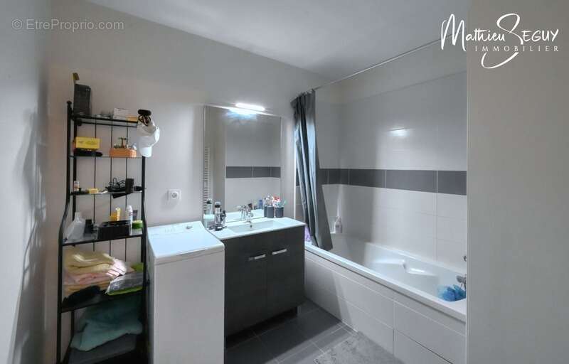 Appartement à THURINS