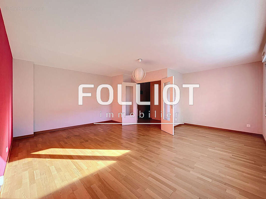 Appartement à FOUGERES