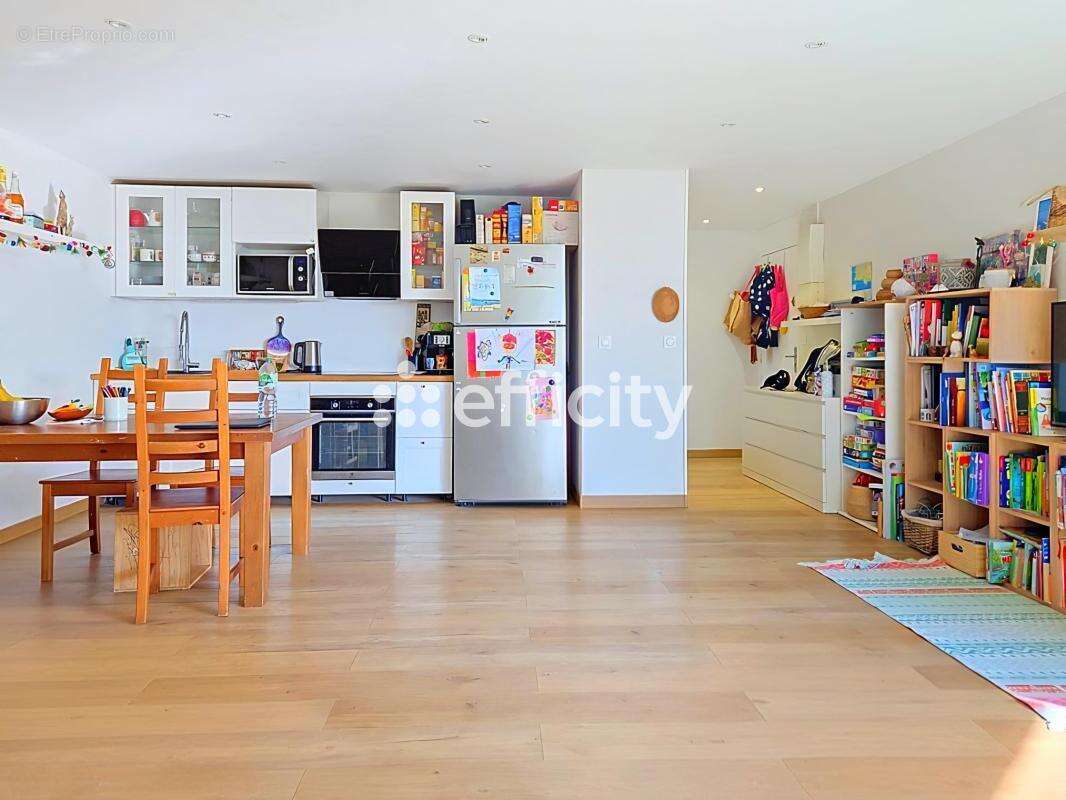 Appartement à MARSEILLE-9E