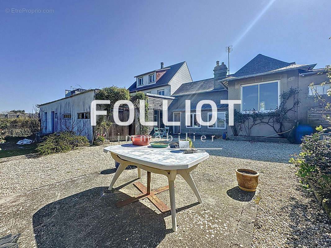 Maison à DONVILLE-LES-BAINS