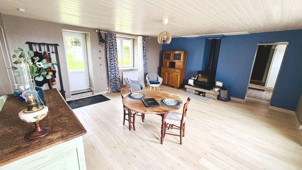 Maison 115 m² à Juvigne  - photo 3