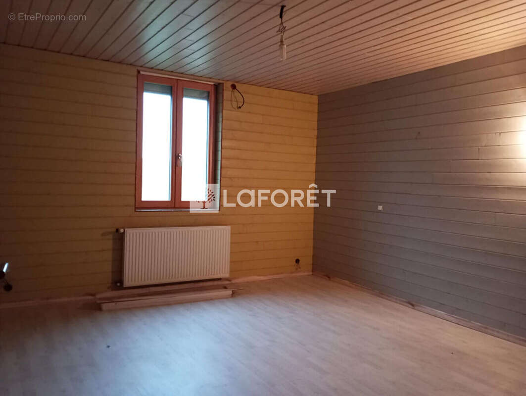 Maison à AIGLEPIERRE