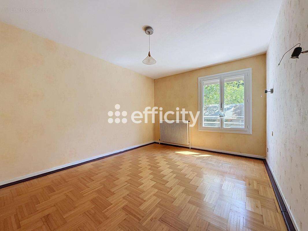 Maison 106 m² à Givors  - photo 9