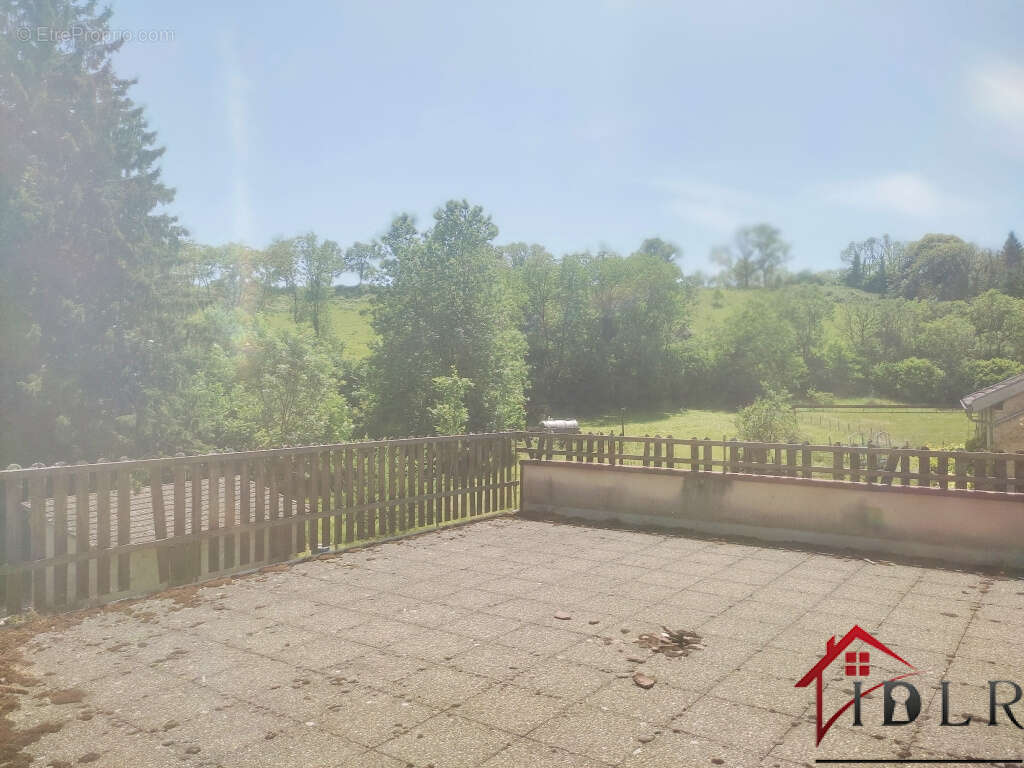 Ferme du XVIIIe siècle à rénover avec logement habitable et - photo 4