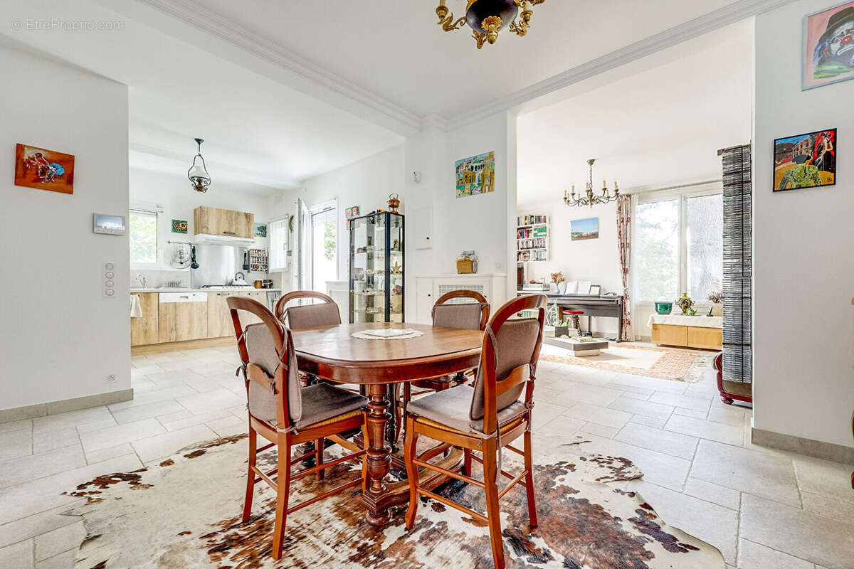 Maison à SAINT-MAUR-DES-FOSSES