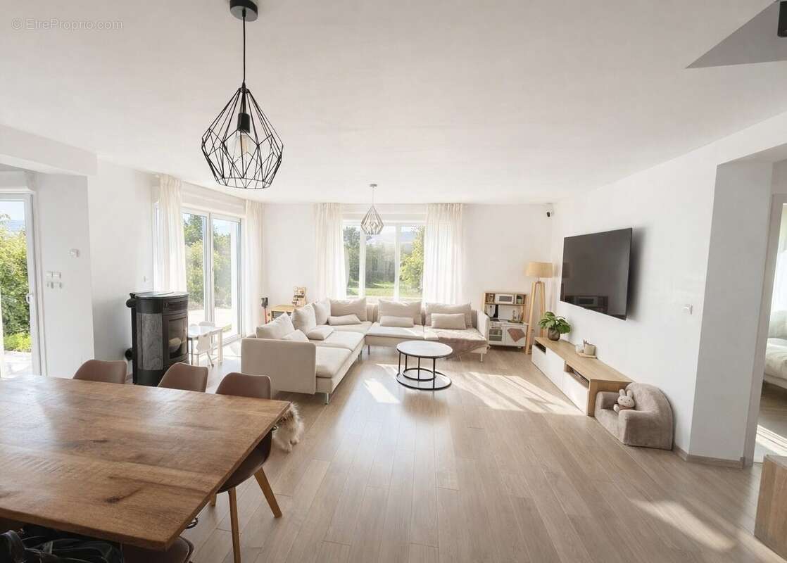 Maison à MAINVILLERS