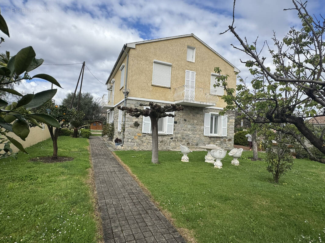Maison à PRUNELLI-DI-FIUMORBO
