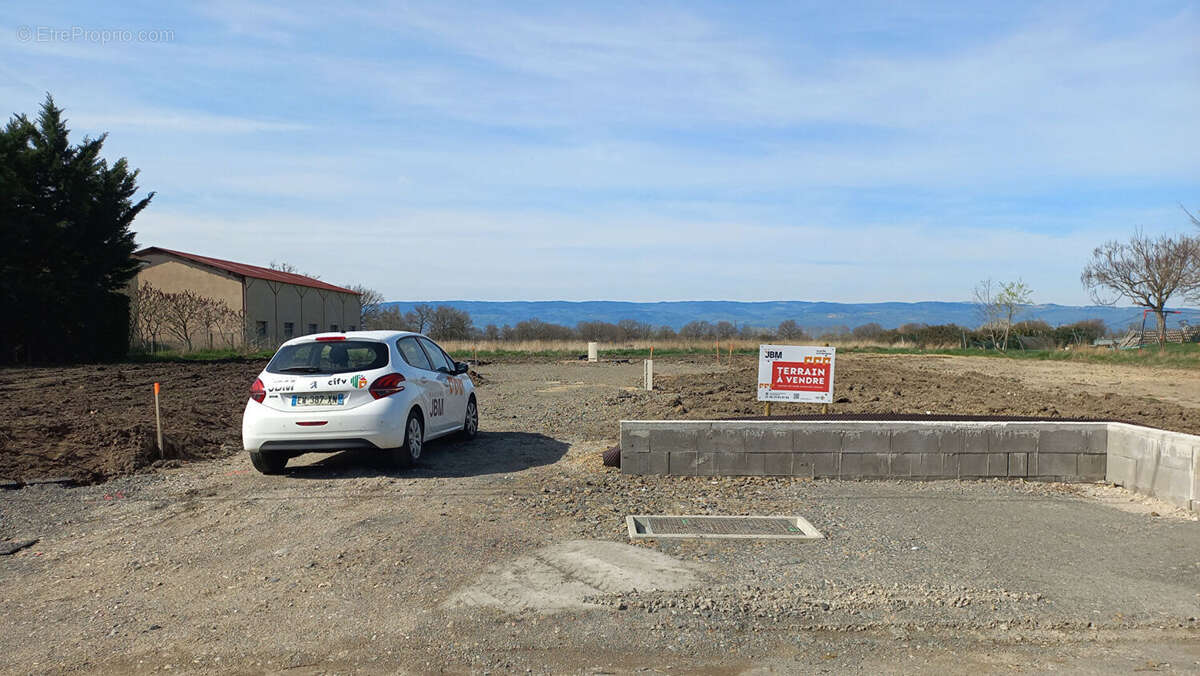 Maison à CHALAIN-LE-COMTAL