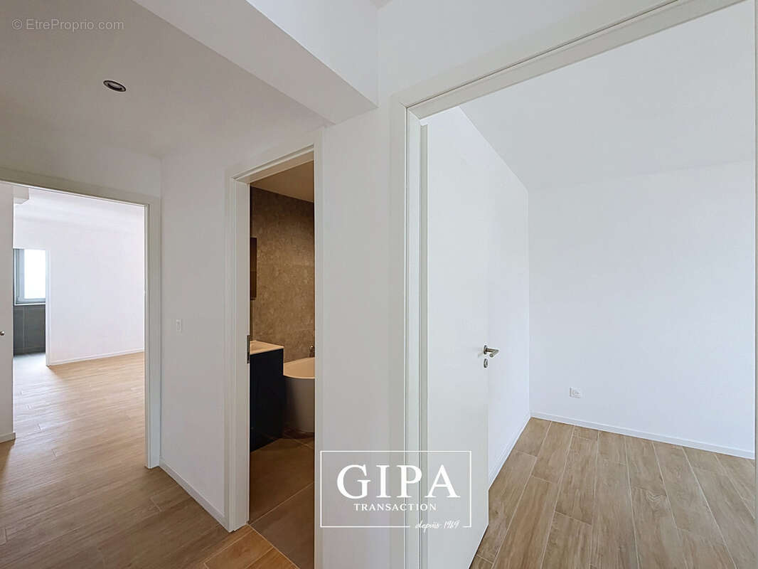 Immeuble de rapport et dépendance en bordure de Mühlbach - photo 9