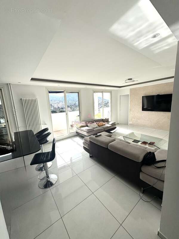 Appartement à MARSEILLE-11E