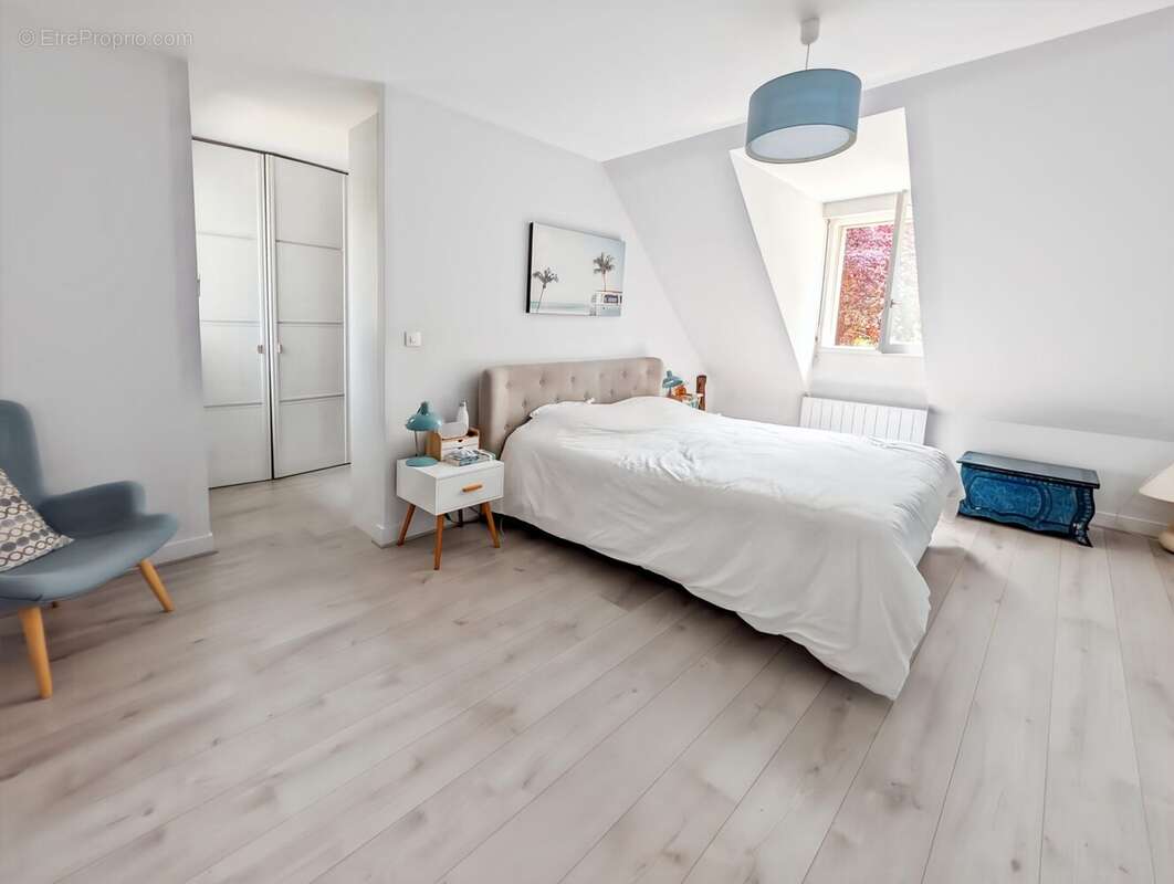 Maison à FEUCHEROLLES