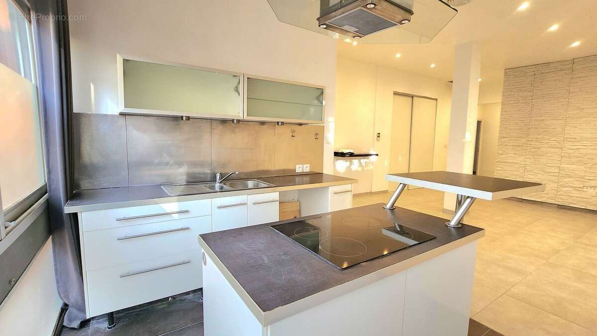 T3 / 82 M² / 13013 - Appartement à MARSEILLE-13E