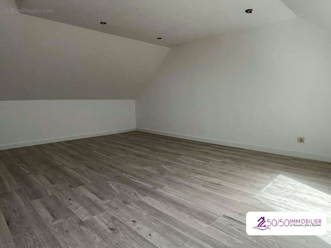 Maison à SAINT-THONAN