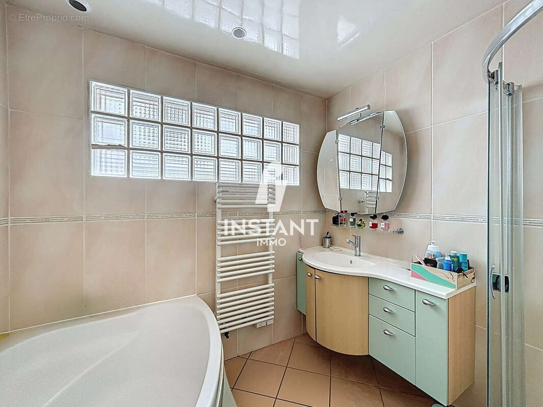 Maison à LES PAVILLONS-SOUS-BOIS