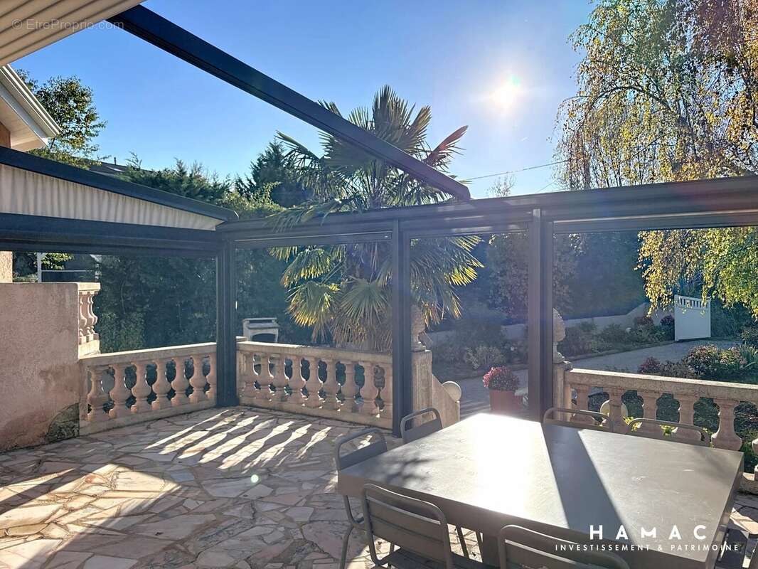 Maison à GREZIEU-LA-VARENNE