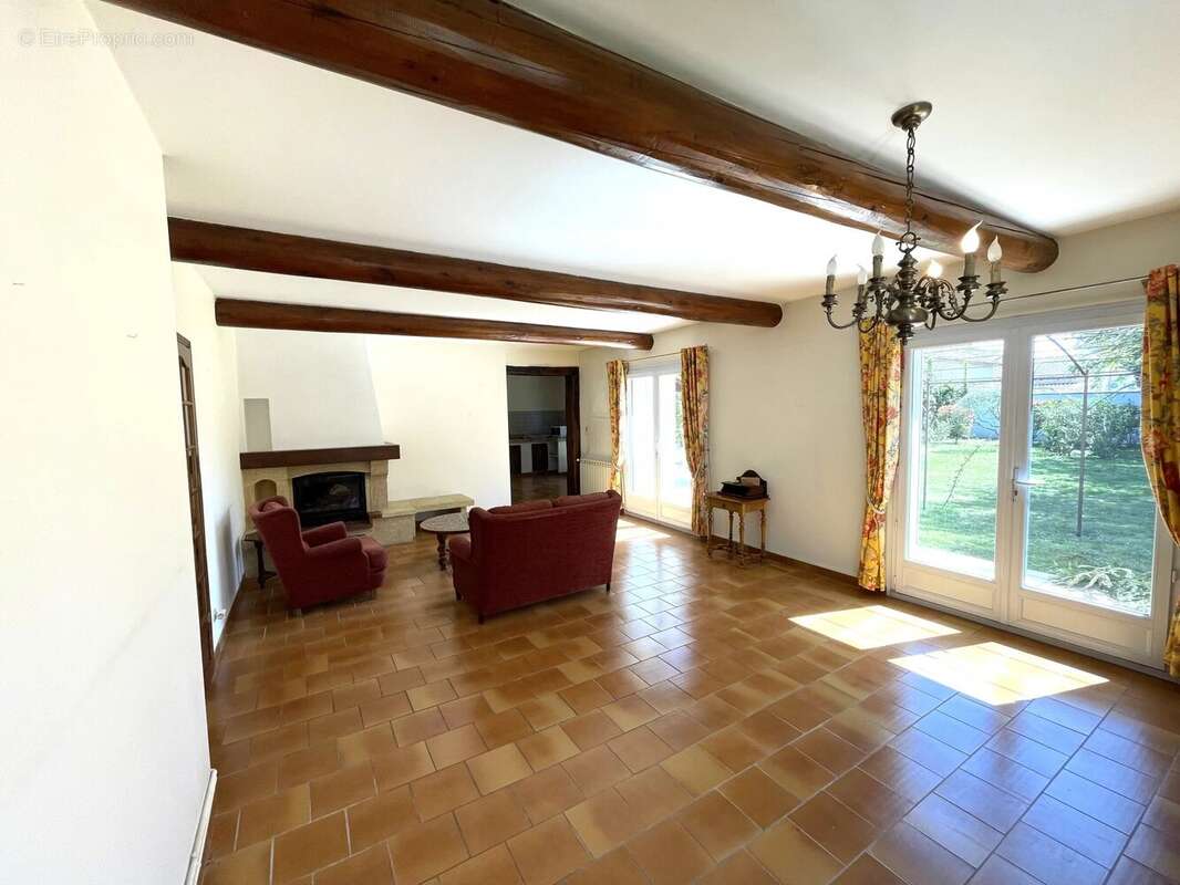 Maison à L'ISLE-SUR-LA-SORGUE