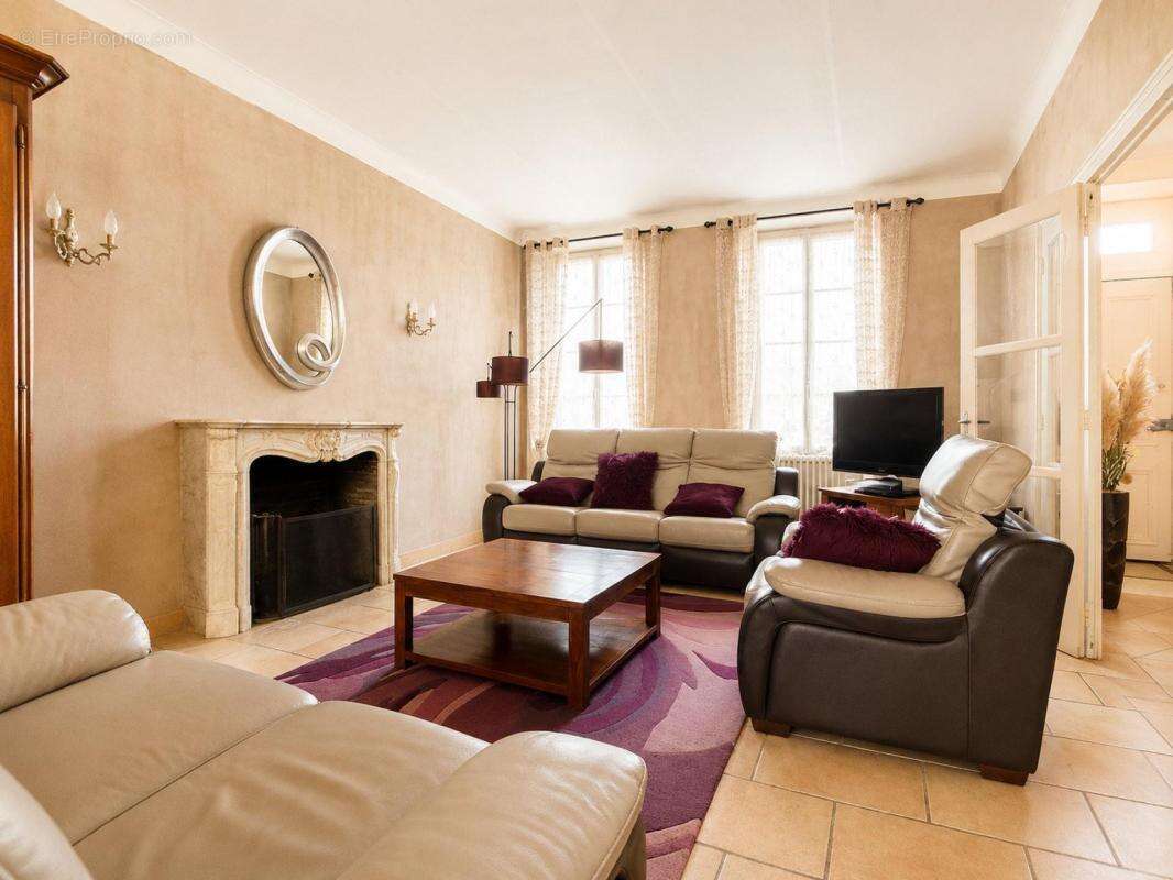 Saiint jean d'angely - photo 2