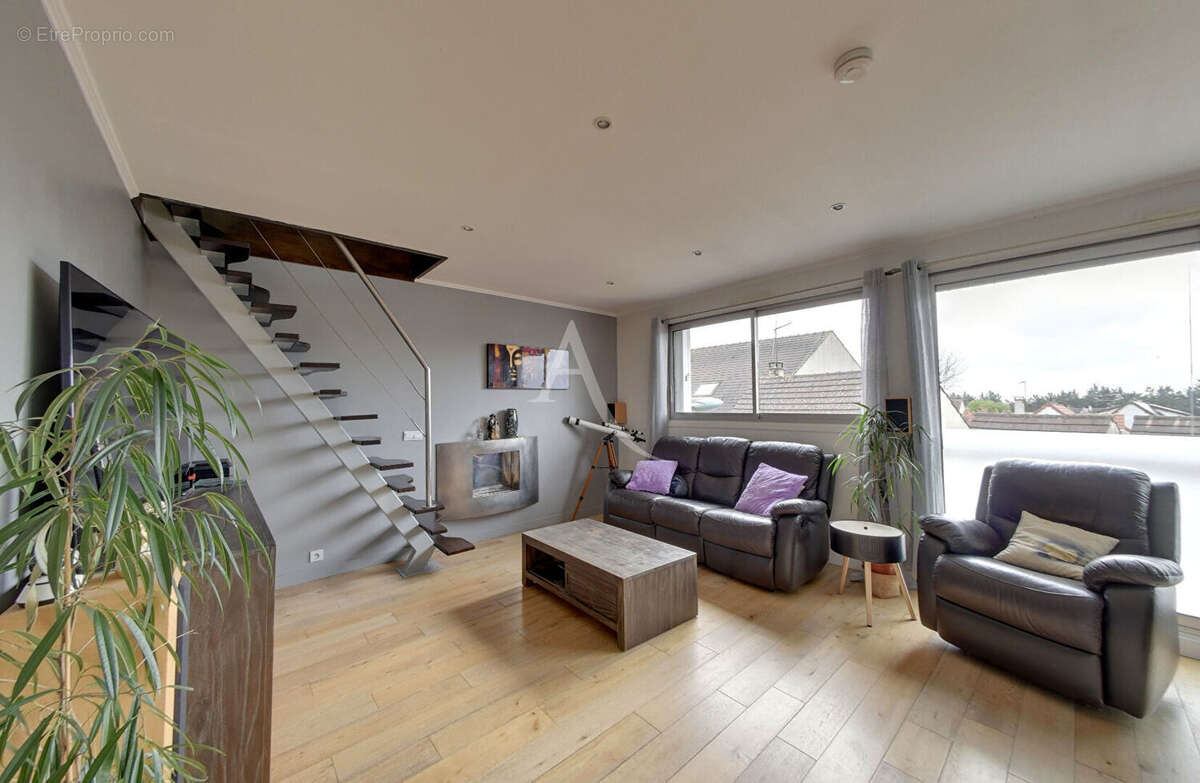 Appartement à OZOIR-LA-FERRIERE