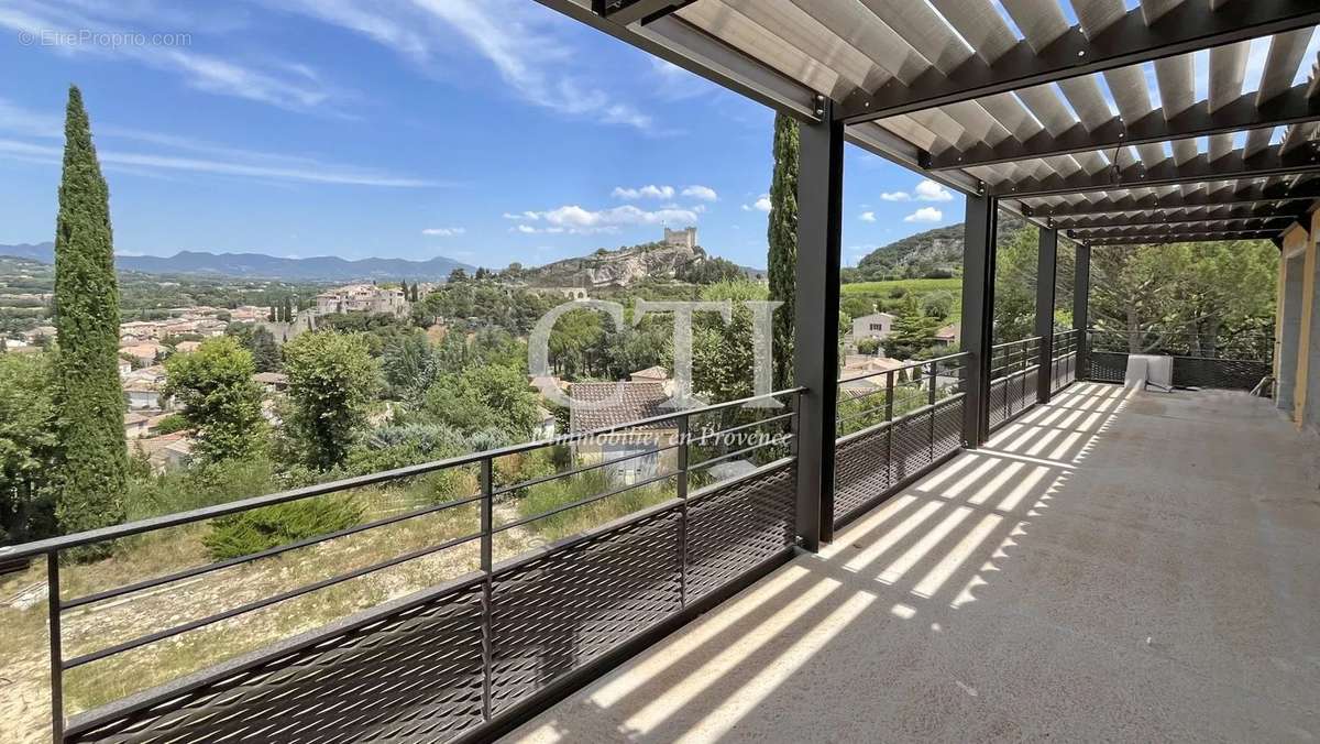 Appartement à VAISON-LA-ROMAINE