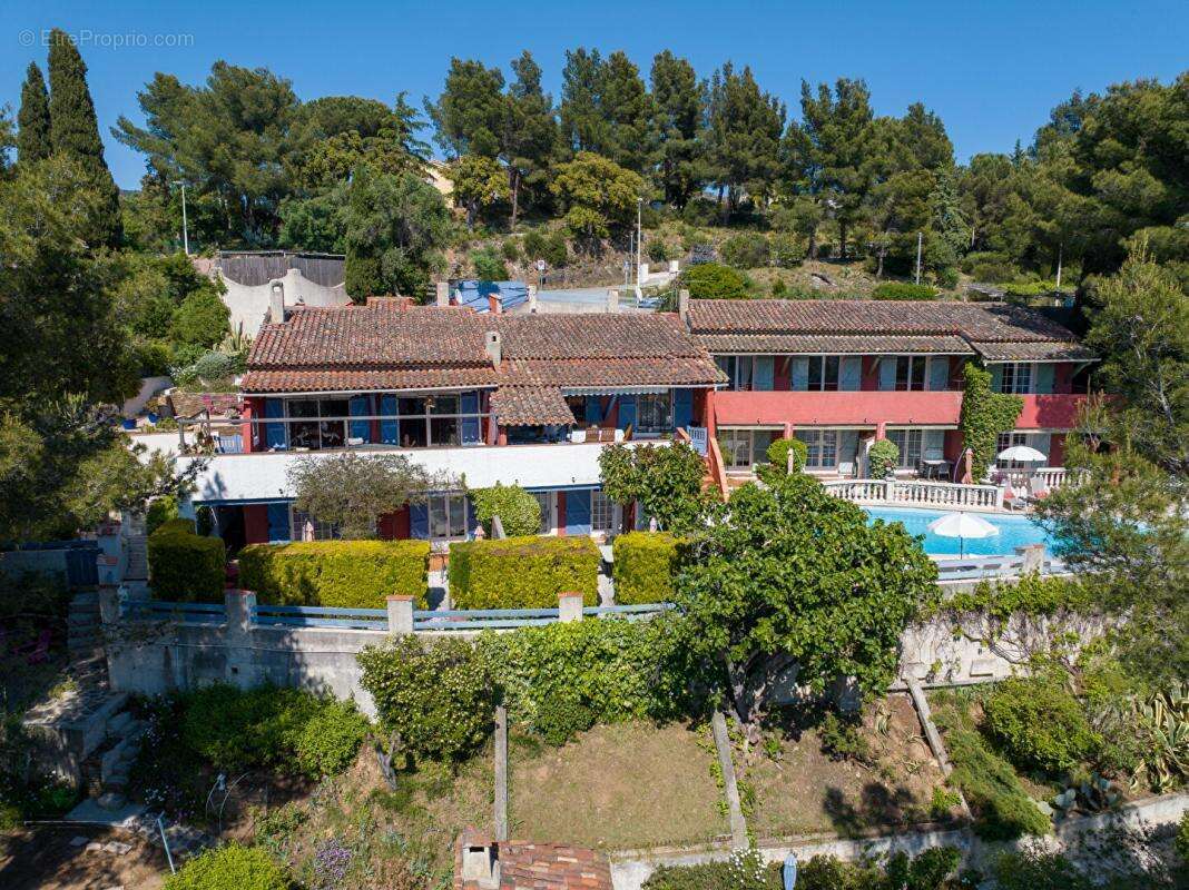 Maison à BORMES-LES-MIMOSAS