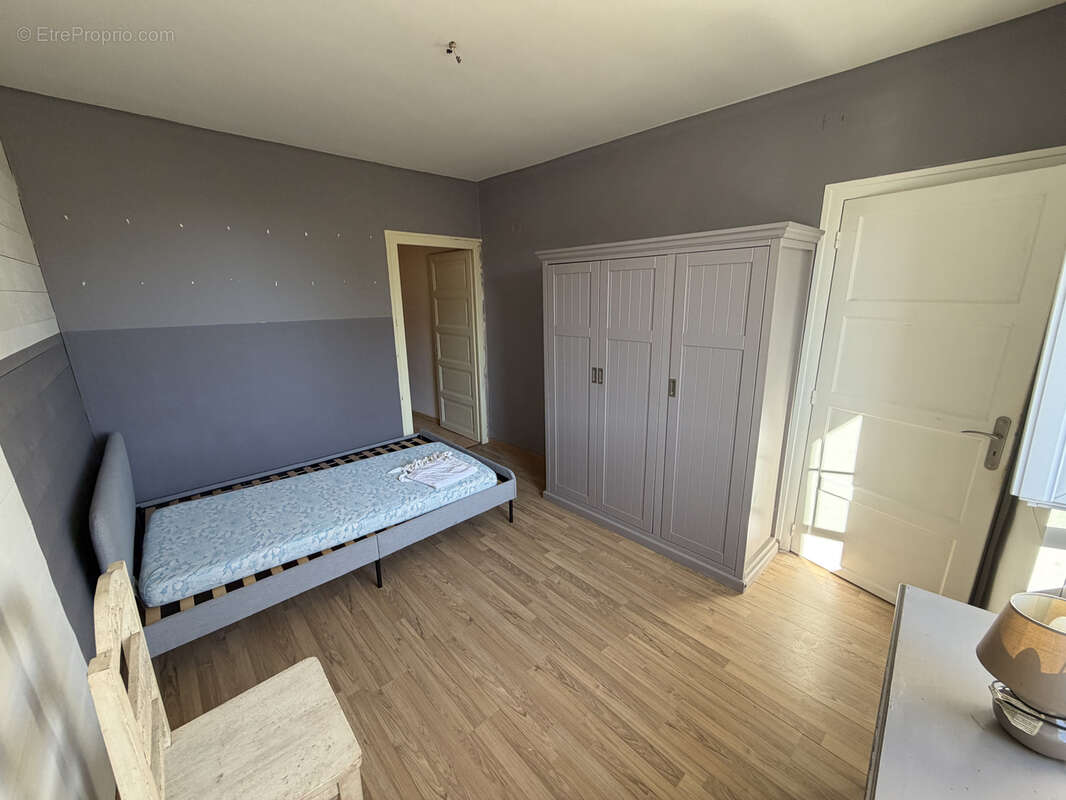 Sciez maison de 160 m2 à rénover avec dépendances - photo 5